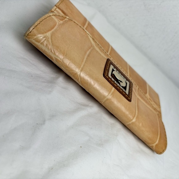 Dooney & Bourke Continental Crocodile Embossed Leather Wallet Neutral Tan - Picture 10 of 13